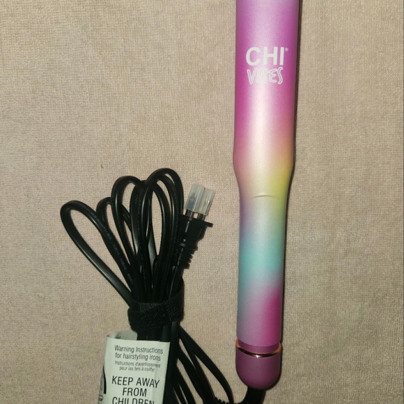 CHI Multifunctional Waver/Hot Took for curls or waves - Picture 2 of 9